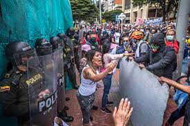 En las últimas horas 1.500 personas salieron a manifestarse en 12 puntos de la ciudad. Manifestaciones Hoy En Bogota En Vivo Siga La Jornada De Protestas En Bogota
