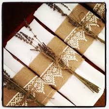 Topiaire deco papier idee deco mariage toile de jute fleurs en tissu créations artisanales arbres de noël bricolage noel decoration noel. Idees Decoration Avec De La Toile De Jute Decoration Forum Mariages Net