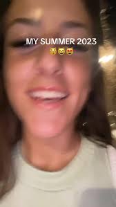 neve davis (@neve.xx)