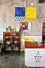 Lanyok Akkor Holnap Fel 11 Kor Itt Talalkozunk Girls See You At This Spot At 10 30 Tomorrow One Man Coff Cafe Interior Coffee Shop Design Cafe Design