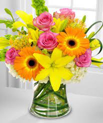 Make This Mother S Day Warm And Bright With A Brilliant Design Featuring Vivid Orange Fresh Flowers Arrangements Get Well Flowers Beautiful Flower Arrangements