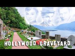 FAMOUS GRAVE TOUR