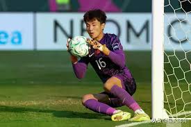 三豪门疯抢21岁门神李昊，身价2000万-斗球体育