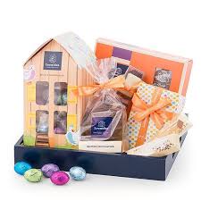 Leonidas Tray With Easter Egss And Chocolates Easter Gift Baskets Easter Chocolate