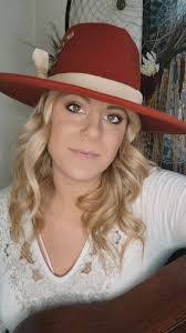 Miranda Crisp's Instagram, Twitter & Facebook