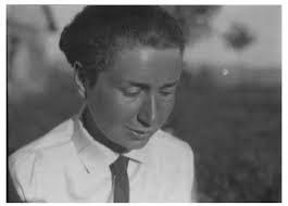 Lucia Brandt's Instagram, Twitter & Facebook