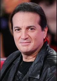 He is an actor, known for le passage (1986). Francis Lalanne Compositeur Chanteur Voix Off Vf Interprete Premiere Fr