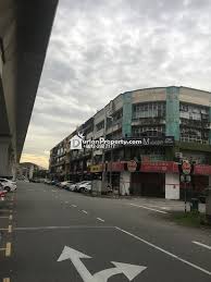 Entrance to the concourse level. Shop Office For Sale At Pusat Bandar Puchong Puchong For Rm 3 100 000 By T C Ng Durianproperty
