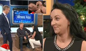 To do this, we use a lie detector, also called a « polygraph ». Cheating Woman Proposed To Her Boyfriend On Jeremy Kyle