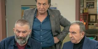 Dil tarih coğrafya fakültesi sanat tarihi bölümünden mezun oldu. Zafer Ergin In Arka Sokaklar Hayalini Paylasmayan Rol Arkadaslari Var