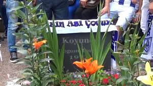 Zuğaşi berepe'nin solisti mehmedali barış beşli, koyuncu'nun anısına mezarı başında yaptığı lazca konuşmada, 16 yıl oldu. Kazim Koyuncu Mezari Basinda Anildi Dailymotion Video