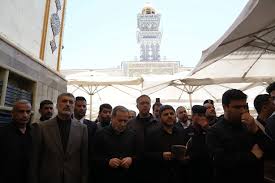 ببینید / «شعار مرگ بر سازشگر» یک ایرانی تندرو در کربلا علیه عراقچی و حمایت یکپارچه زائران عراقی از وزیر...