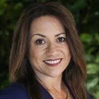 Linda Paez's Instagram, Twitter & Facebook