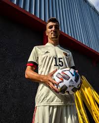 Zij zullen als eerste in de nieuwe. Rode Duivels Stellen Hun Nieuwe Uitshirt Voor Voetbalnieuws Voetbalkrant Com