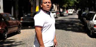 Aún no tenemos ningún álbum de este artista, pero puedes colaborar enviando álbumes de luis chocobar. Piden Suspender El Juicio Oral Contra El Policia Luis Chocobar Acusado De Matar A Un Ladron Que Asalto A Un Turista En La Boca Easy Reader