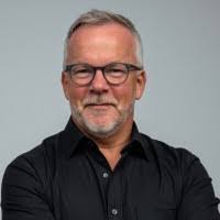 Jeffrey Tozer's Instagram, Twitter & Facebook