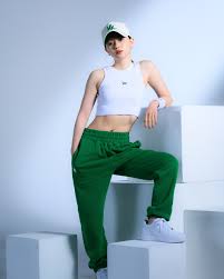 山本舞香着用 セットアップ