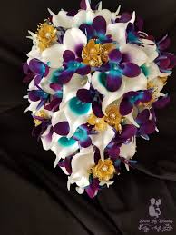 All forever roses are handcrafted from real roses, selected at the peak of their beauty, and preserved in a durable lacquer shell to capture their detail and natural beauty. Dress My Wedding Real Touch Calla Lily Gold Galaxy Orchid Purple Teal Orchid Bridal Bouquet Teardrop Bouquet Island Orchid Artificial Flowers