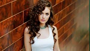 Fahriye Evcen Estetiksiz Hali Ile Ilgili Gorsel Sonucu Beautiful Face Beautiful Chain Necklace