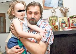 Fanatik a aflat culisele războiului dintre petru mircea și fratele cântăreței, marian manole, cearta celor doi împlinind, pe 14. What The Man Of Regret Madalina Manole Looks Like Now How Tall And Beautiful It Was