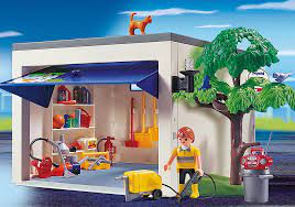 1 car workshop with gate and lifting platform, 1 convertible, 1 cap, 2 tubes, 1 torch, 1 fire extinguisher, 1 holder for the fire. Garage 4318