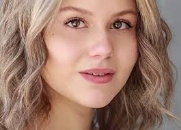 Isabella Acres : sa biographie, filmographie, et quelques photos