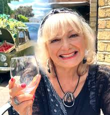 Caroline Bernstein (@thecarolinebernstein) • Instagram photos and videos