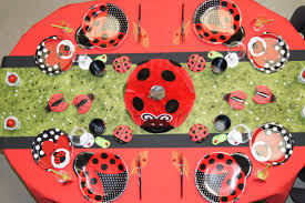 Decoration De Table Anniversaire Coccinelle Www Le Geant De La Fete Com Legeantdelafete Decoration Table Anniversaire Decoration Anniversaire Anniversaire