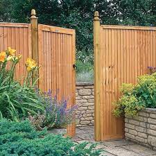 Una buena opción son las maderas de cedro rosa para las hojas de la puerta y, la de angelin, para los marcos. Puertas De Jardin Arcos Verjas Cancelas Vallas Y Mucho Mas