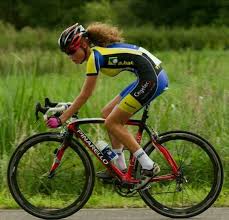 cycling women おしゃれまとめの人気アイデア pinterest diego toledo 女性サイクリスト 自転車ガール サイクリスト