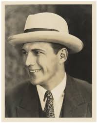 Welcome to the Monday edition of AWIT NG PAG-IBIG with the happy man, MAJOR  TOM.