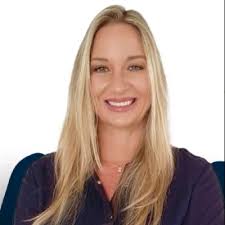 Caroline Villar's Instagram, Twitter & Facebook