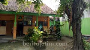 Pabrik kerupuk yang berada di desa ngumpul, kecamatan jogoroto, jombang terbakar, selasa informasi yang dihimpun suaramojokerto.com, pabrik kerupuk yang terbakar itu milik h. Ada Fenomena Horor Gery Tinggalkan Ruang Uks Sd Tempat Karantina Corona Suara Jatim