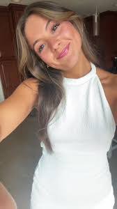 Gabrielle Clayton's Instagram, Twitter & Facebook