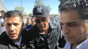 נשיא המדינה חתם על החנינה של קובי פרץ; הזמר ירצה רק מחצית מעונשו  http://bit.ly/2IvNnf8