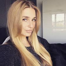 The 1980s was the decade of big hair, big phones, pastel suits, cabbage gaby blaaser is part of a millennial generation (also known as generation y). Gabiblaaser On Instagram Selfie Beauty Beauty Inspiration Hair