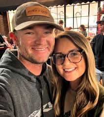 Christmas parade with the gorgeous wife! 😍😍 @rileysmithlogan