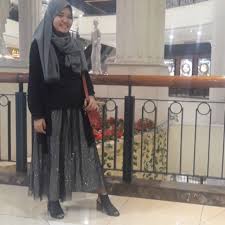 Ia harus menjadi supir pribadi cucu mr. Cinta Yang Terbelah Rustina Zahra Shopee Indonesia