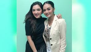 Get the complete list of krisdayanti mp3 songs free online. Ashanty Alasan Krisdayanti Sungkan Temui Aurel Di Rumah Anang Hermansyah Okezone Celebrity