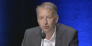 Poste à lyon 7e (69). A Lyon Le President Eelv Bruno Bernard Prend Aussi Les Renes Du Sytral