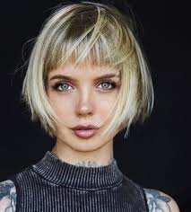 A messy bob can be of any length and for any hair type, the only thing that is a must for this hairstyle is messy texture. 10 Trendy Messy Bob Hairstyles And Haircuts 2021 Female Short Hair Ideas Short Hair Styles For Round Faces Short Hairstyles For Thick Hair Bob Hairstyles
