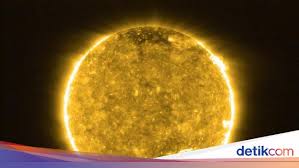 Rentang usia sang surya adalah sekitar 10 miliar tahun dan sekarang sudah melewati 5 miliar tahun. Terkuak Misteri Suhu Matahari Tembus Sejuta Derajat