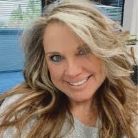 Stacey Eaton's Instagram, Twitter & Facebook