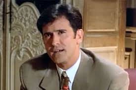 I saw some people saying the new James Kirk (Paul Wesley) looks like Jim  Carrey. To me, Paul Wesley looks more like a young Phil Dunphy(Ty Burrell)  from Modern Family than Jim