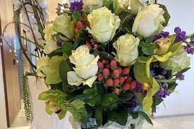 Looking for a notary public in 33138? Coming Up Roses The 5 Best Florists In Miami Cbs Miami