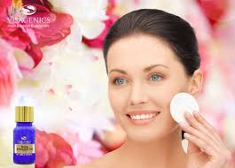 Benefits and Uses of Rose Oil for Skin