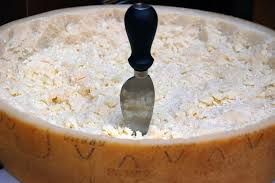 Che differenza c'è tra parmigiano reggiano e grana padano? Ecco Le Differenze Tra Il Parmigiano Reggiano E Il Grana Padano