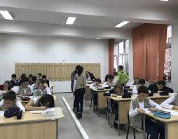 Scoala generala cu regim de internat, laboratoare biologie, informatica, religie, cantina cu sala de mese. Galerie Foto Poveste De Bucuresti