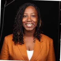 Laura Binion's Instagram, Twitter & Facebook