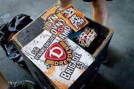 See more of dynamo dresden ultras on facebook. Polizei Muss Aufkleber An Fan Zuruckgeben Schwarz Gelbe Hilfe